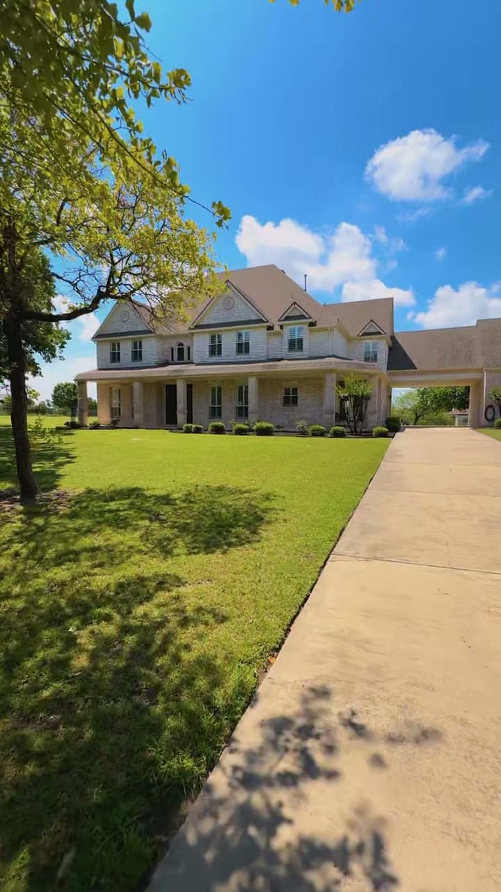 The 259 King Ranch Court estate